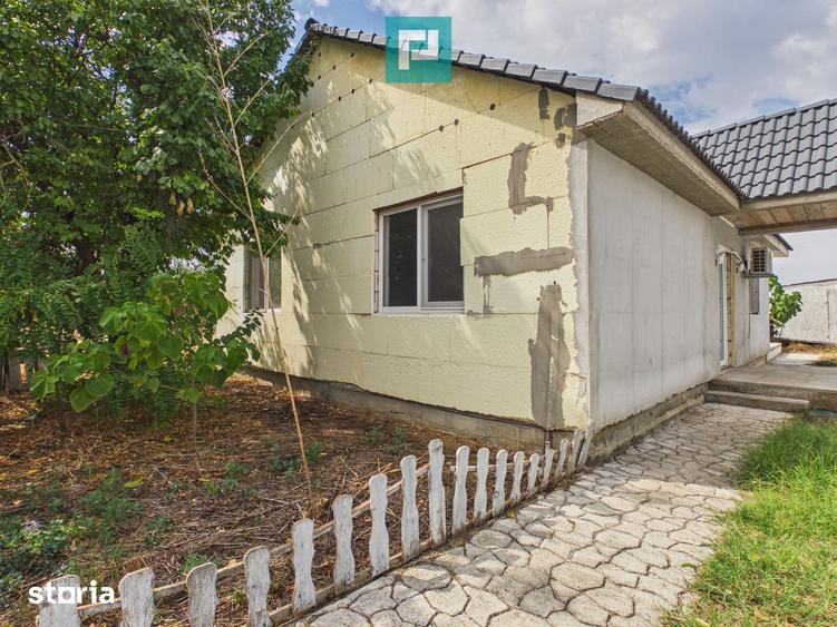Casă cu 3 camere cu Canalizare în Central