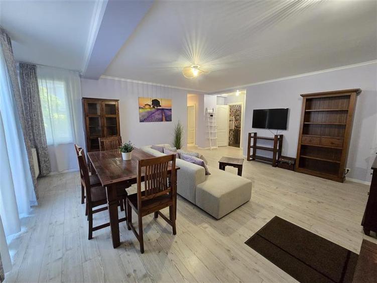 Apartament cu 4 camere decomandat în Cișmigiu