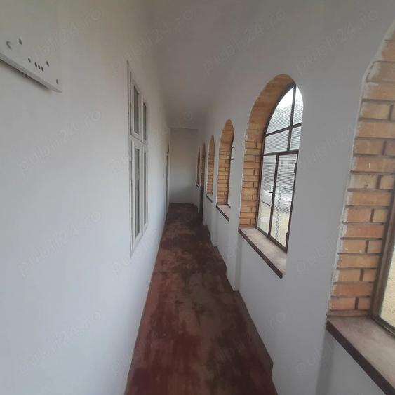 Casă cu 3 camere cu Teren 1300 Mp în Central