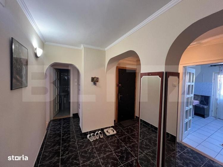 Apartament cu 4 camere decomandat în Carpați 2
