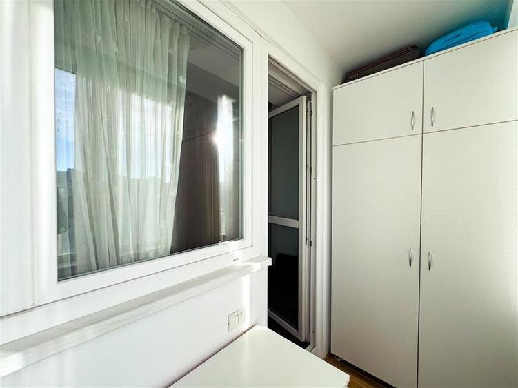 Apartament cu 4 camere semidecomandat, mobilat în Floreasca