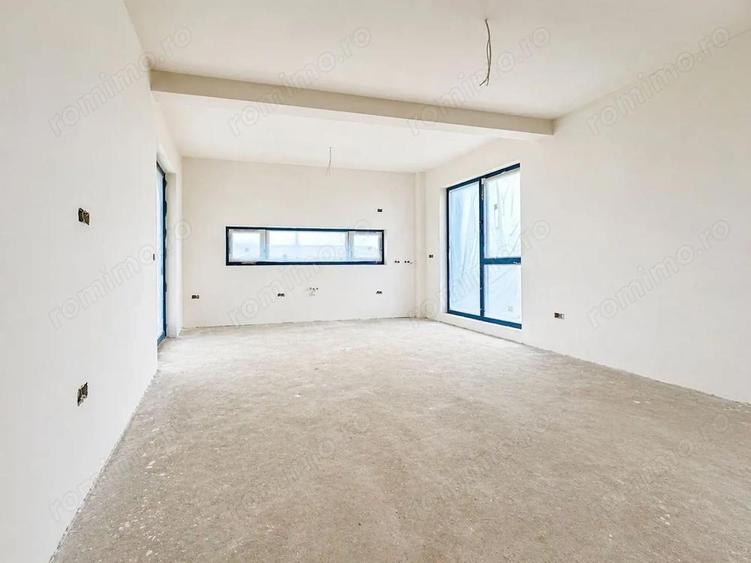 Apartament cu 3 camere semidecomandat în Moșnița Veche