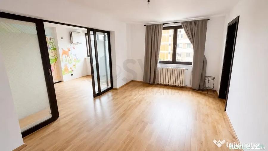 Apartament cu 4 camere decomandat în Crângași