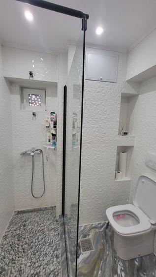 Apartament cu 2 camere decomandat în Sărari
