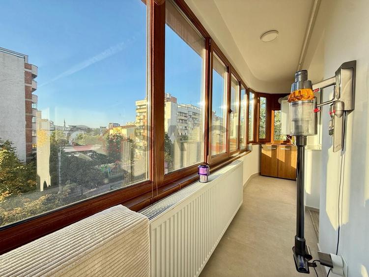 Apartament cu 3 camere decomandat, mobilat în Central