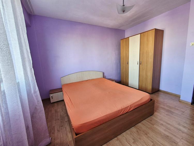 Apartament cu 2 camere decomandat, mobilat în Casa de Cultură