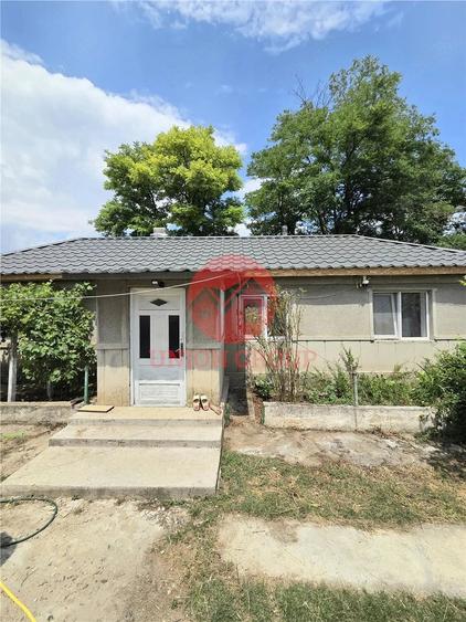 Casă cu 2 camere cu Teren 988 Mp în Vadu