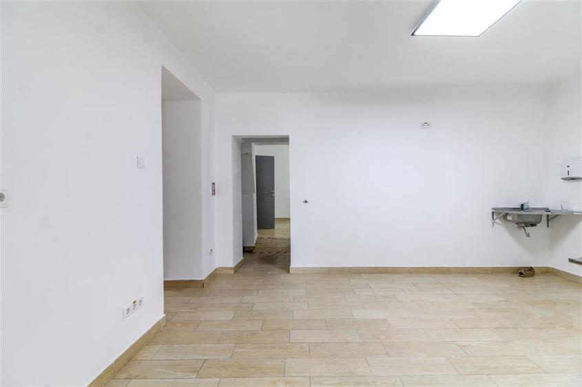 Spațiu comercial, de 100 mp, în Mănăștur