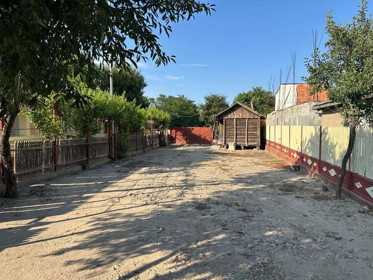 Casă cu 4 camere în Tătaru