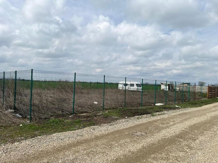 Teren Construcții intravilan de 539 mp, în Tunari