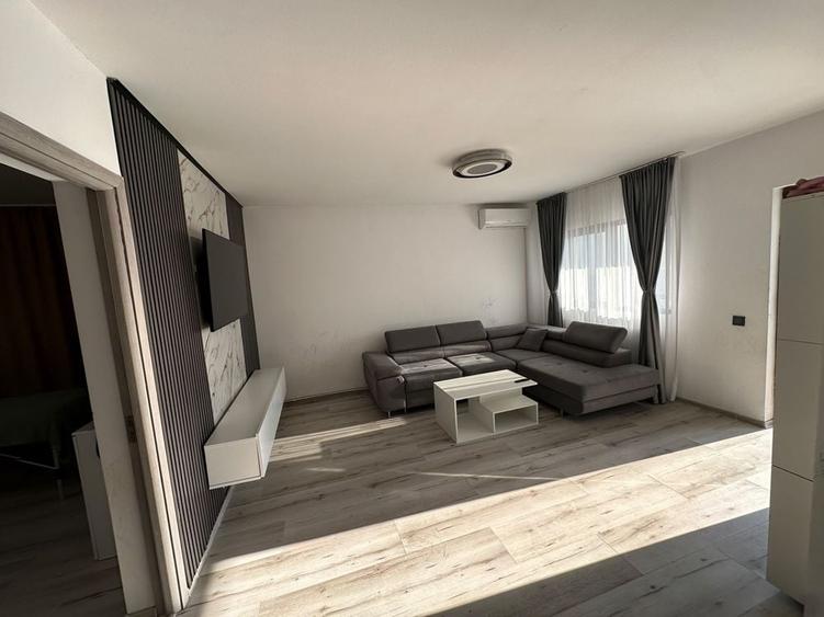 Casă cu 3 camere în Lumina