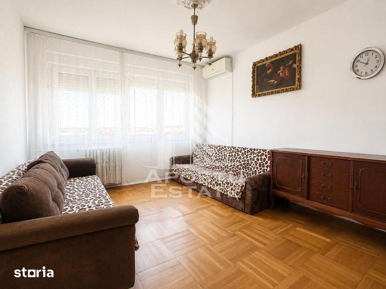 Apartament cu 2 camere, mobilat în Boul Roșu