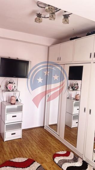 Apartament cu 3 camere decomandat, mobilat în Craiovița Nouă