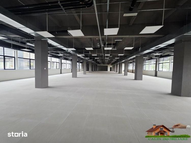 Spațiu comercial, de 1,250 mp, în Baza 3