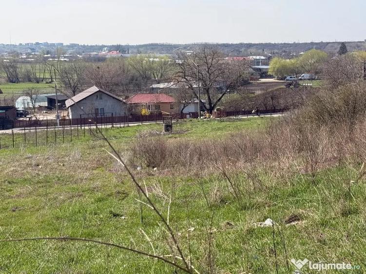Teren în Roata Mică