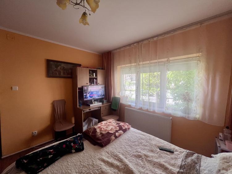 Apartament cu 3 camere decomandat, mobilat în Soarelui