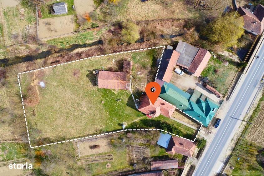 Casă cu 4 camere cu Teren 9600 Mp în Vânători
