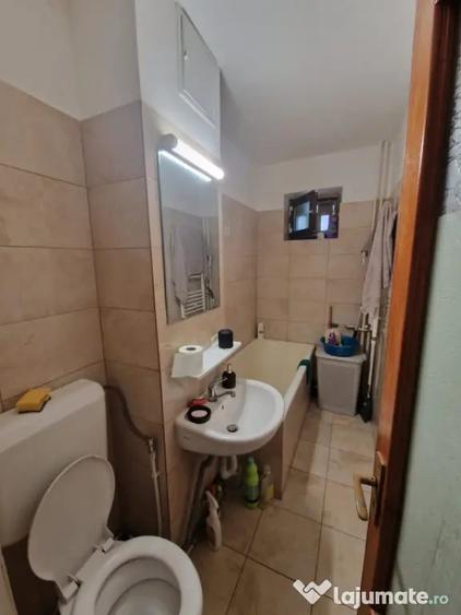 Apartament cu 2 camere semidecomandat în Km 4