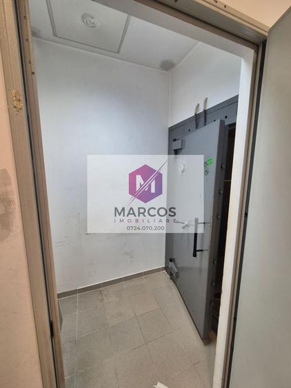 Spațiu comercial, de 150 mp, în Micro IV