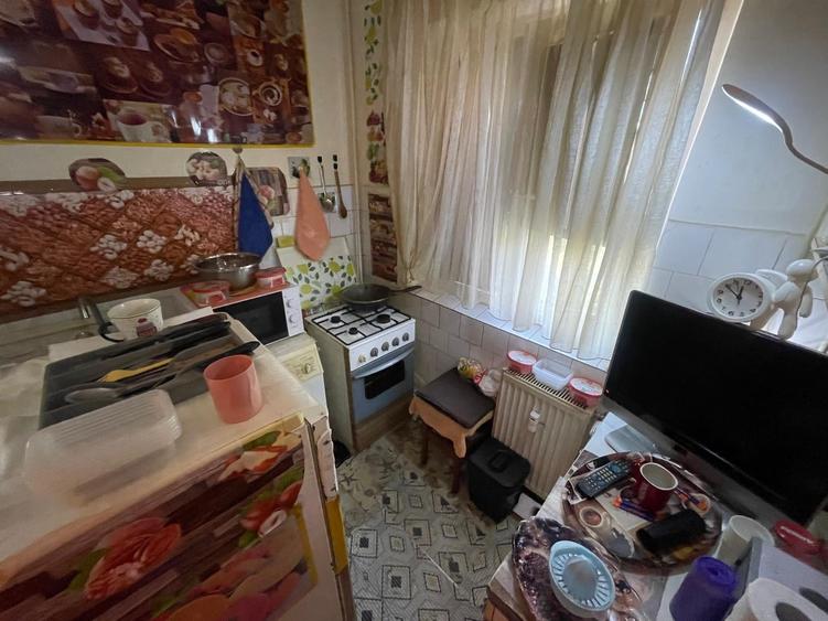 Garsonieră decomandată în Soarelui