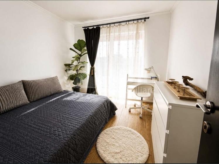 Apartament cu 4 camere decomandat, mobilat în Între Lacuri
