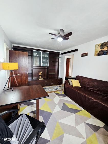 Apartament cu 3 camere semidecomandat în Berceni — fotografia 2