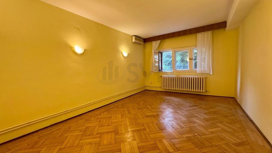 Casă individuală cu 6 camere cu Canalizare în Domenii