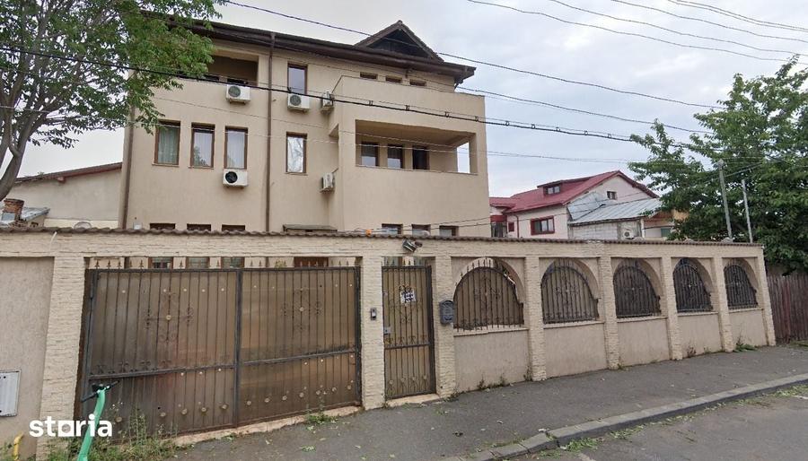 Casă cu 6 camere cu Teren 311 Mp în Giurgiului