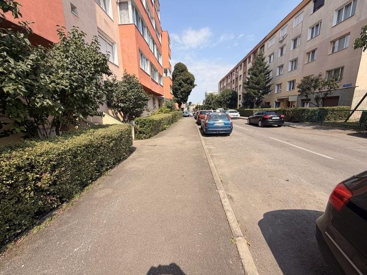 Apartament cu 2 camere decomandat în Craiter