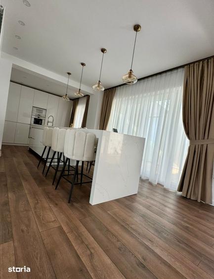 Casă cu 5 camere cu Teren 425 Mp în Mărăști