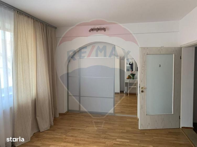 Spațiu comercial, de 393 mp, în Ștrand