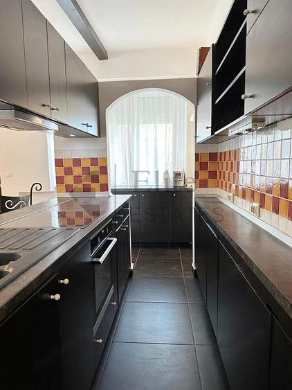 Apartament cu 4 camere decomandat în Ultracentral