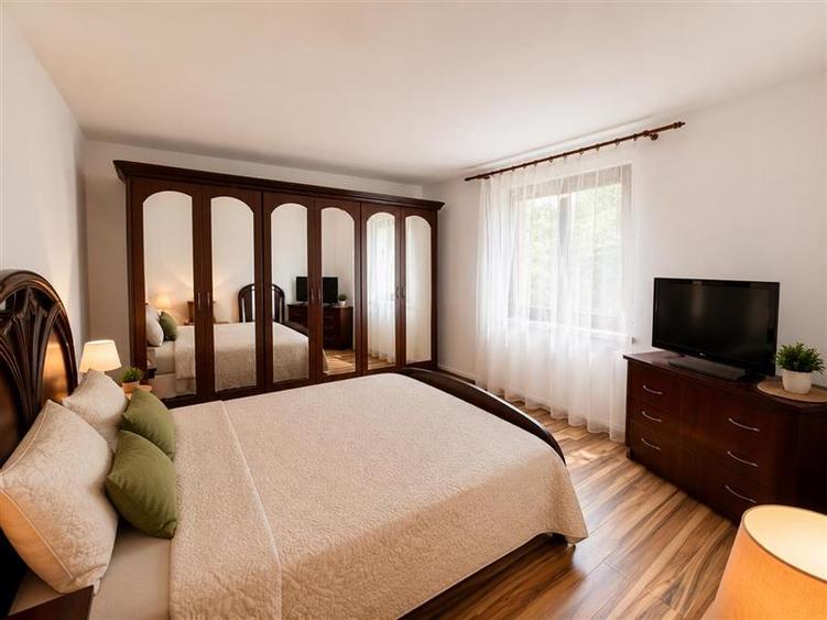 Casă individuală cu 3 camere cu Garaj în Tudor