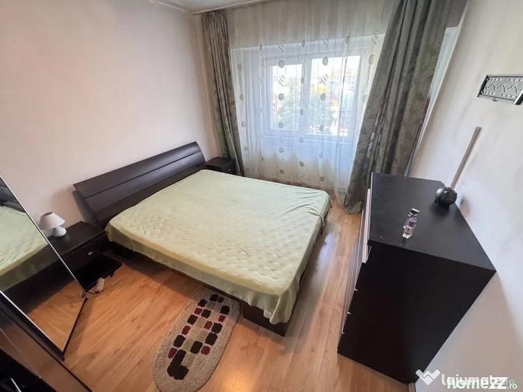 Apartament cu 3 camere decomandat în Delfinariu