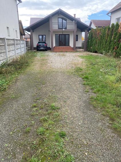 Casă cu 2 camere în Central