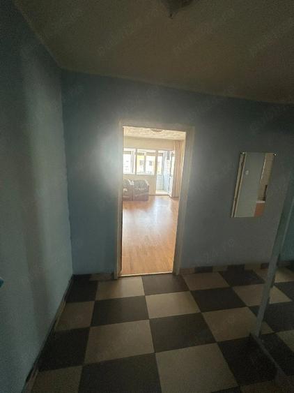 Apartament cu 3 camere decomandat în Baba Novac