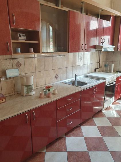 Apartament cu 3 camere semidecomandat în Central
