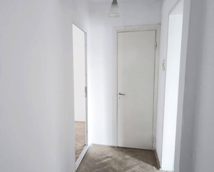Apartament cu 3 camere decomandat în Vest
