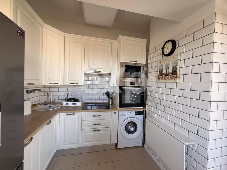 Apartament cu 2 camere semidecomandat, mobilat în Central