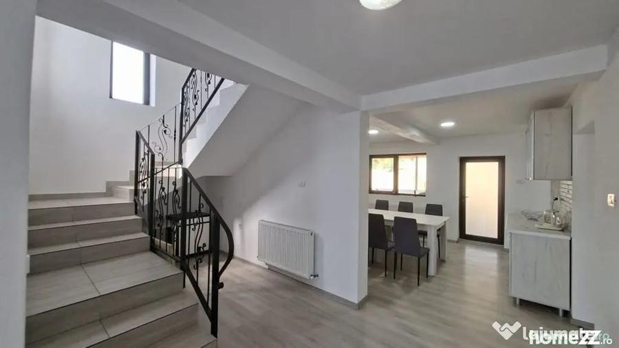 Casă cu 7 camere cu Teren 1200 Mp în Budeasa