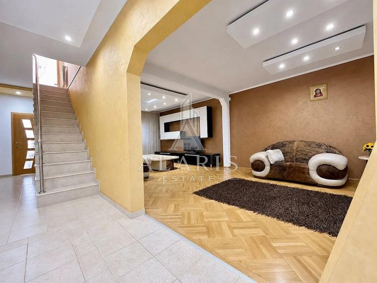 Casă cu 6 camere cu Teren 1063 Mp în Aradului