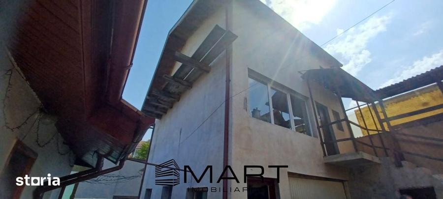 Casă cu 6 camere cu Teren 400 Mp în Sânpetru