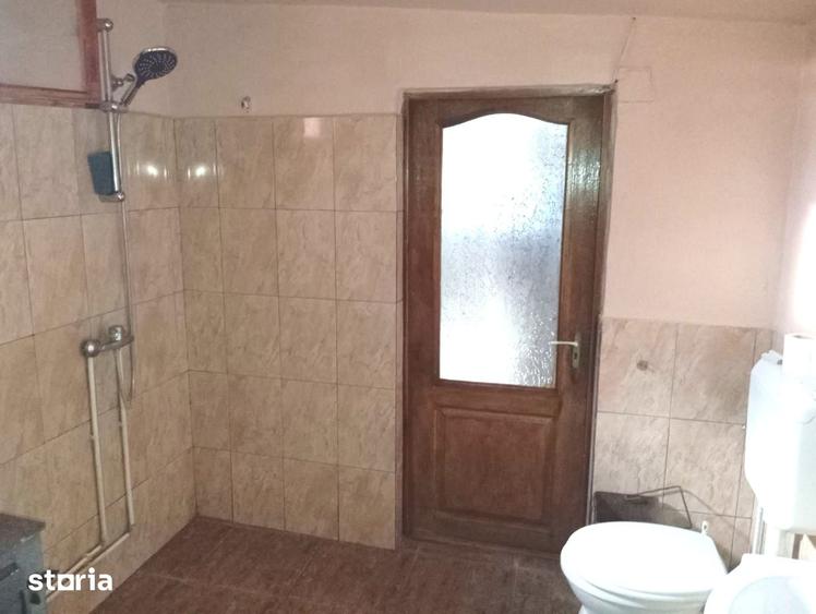Casă cu 4 camere cu Teren 1200 Mp în Buteni