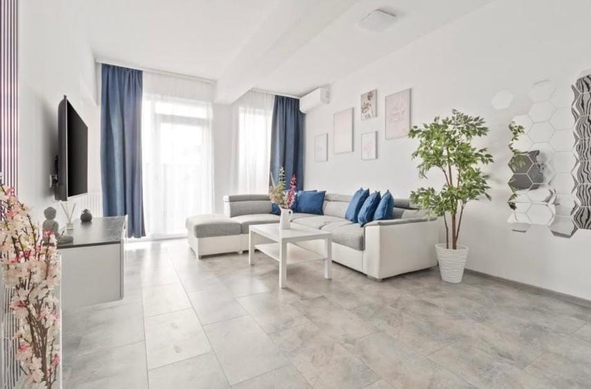 Apartament cu 3 camere decomandat în Central