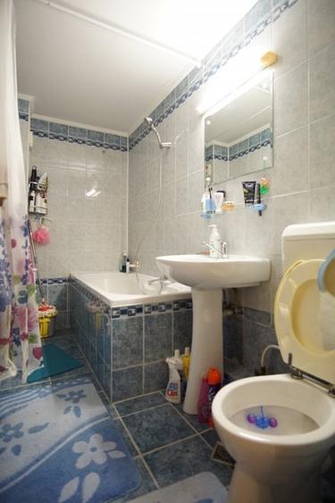 Apartament cu 3 camere decomandat, mobilat în Vitan Mall