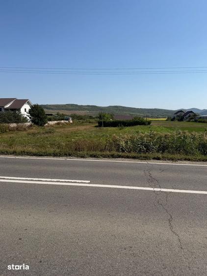 Teren de 1000 mp, în Buhoci