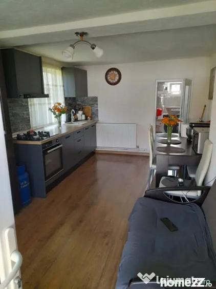 Casă cu 2 camere cu Teren 1800 Mp în Central