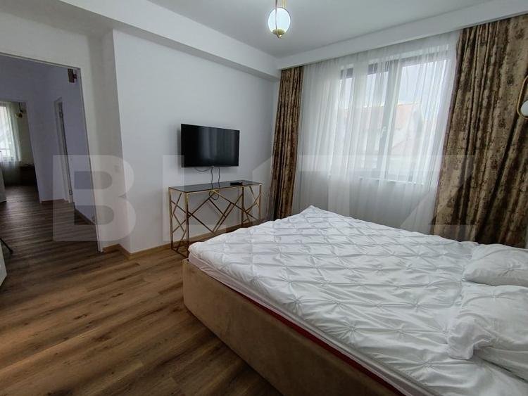 Apartament cu 3 camere decomandat, mobilat în Sud