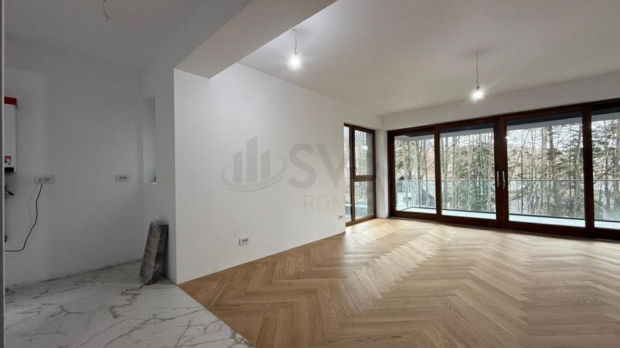 Apartament cu 4 camere decomandat, mobilat în Central