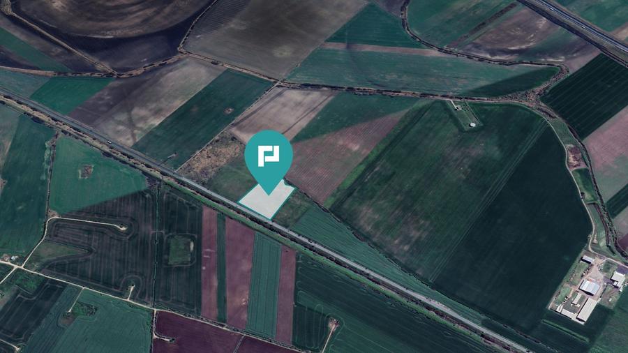 Teren agricol extravilan de 22500 mp, în Est
